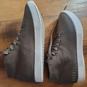 Nobull canvas mid trainer